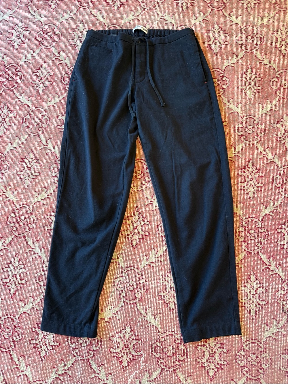 Inés De La Fressange a UNIQLO drawstring wool blend pants size small